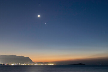 一批法律法规下月起施行！