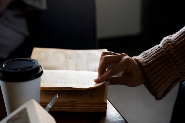 我国实行对外开放的根本目的是